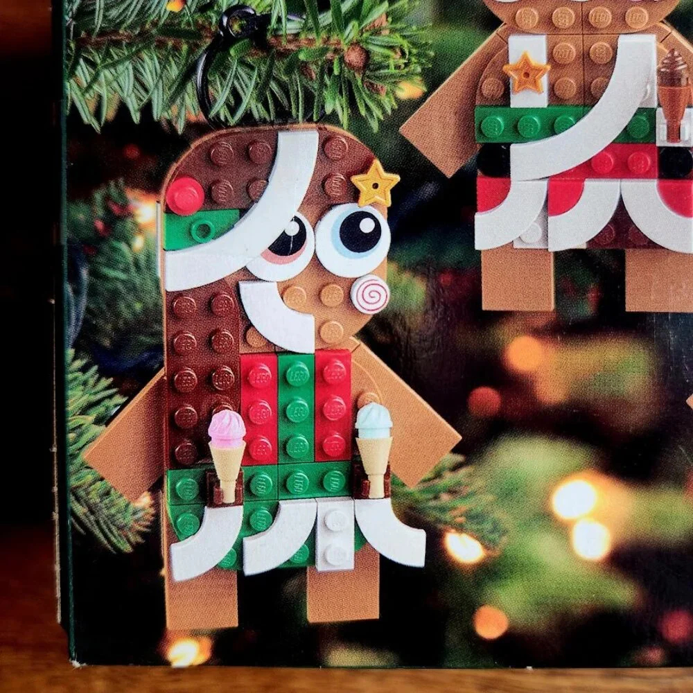NEW Lego Gingerbread Ornaments Christmas Tree Decor Building Set 40642 Includes